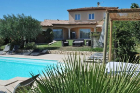 Aillan Hervé Villa piscine chauffée et son spa